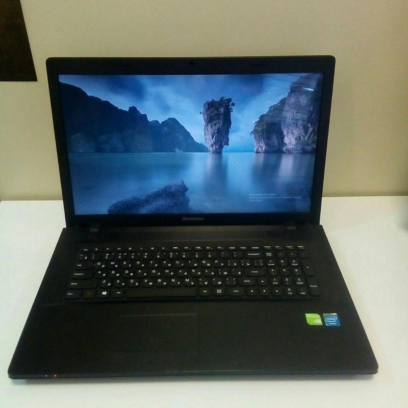 Хороший ноутбук Lenovo G700 смотрите детали!