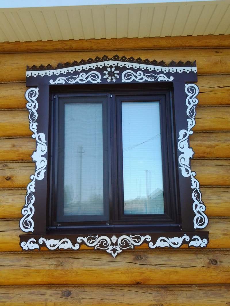 Декоративные наличники на окна из металла