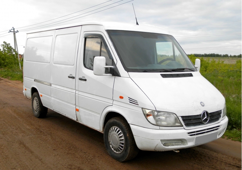 Mercedes Benz Sprinter 2000 фургон