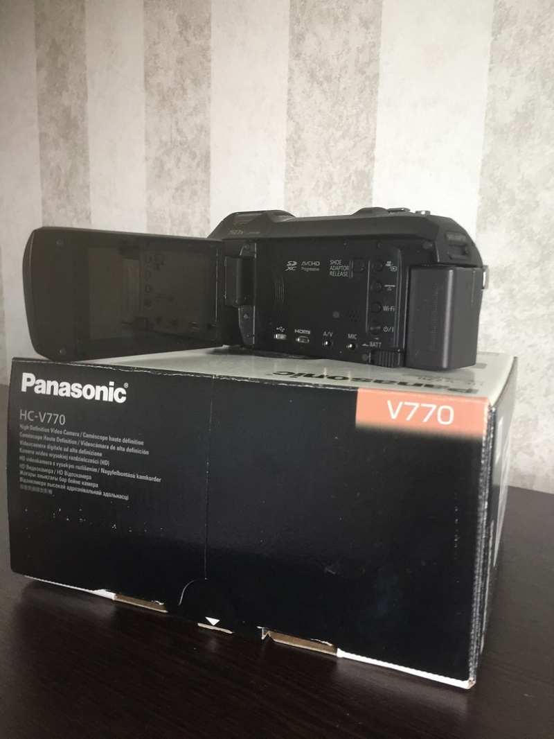 Видеокамера Panasonic V770