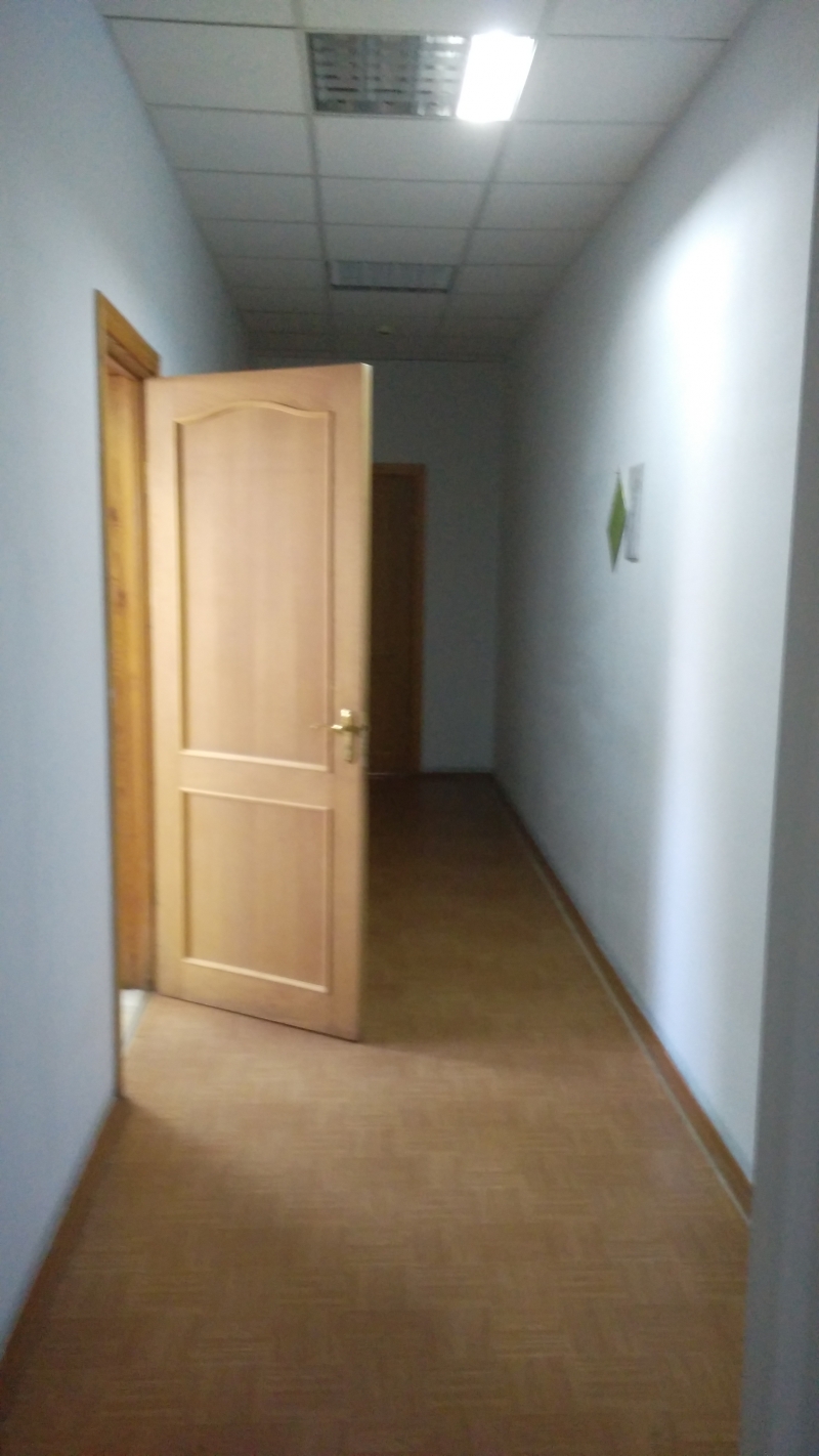 Сдается в аренду офисные помещение, от 15кв. м. Предоставлю юридический адрес.