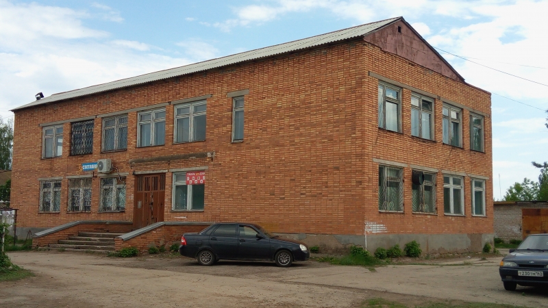 Здание с землёй под ним 570 м.