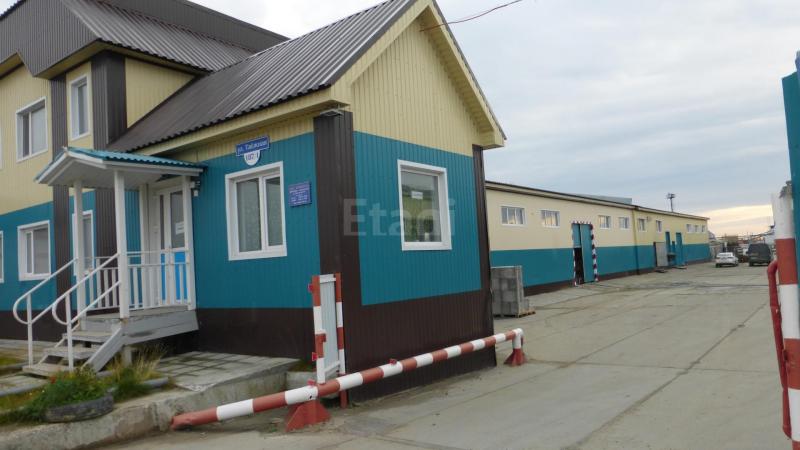 Продаётся действующая производственная база, два магазина, тёплые склады, гараж.