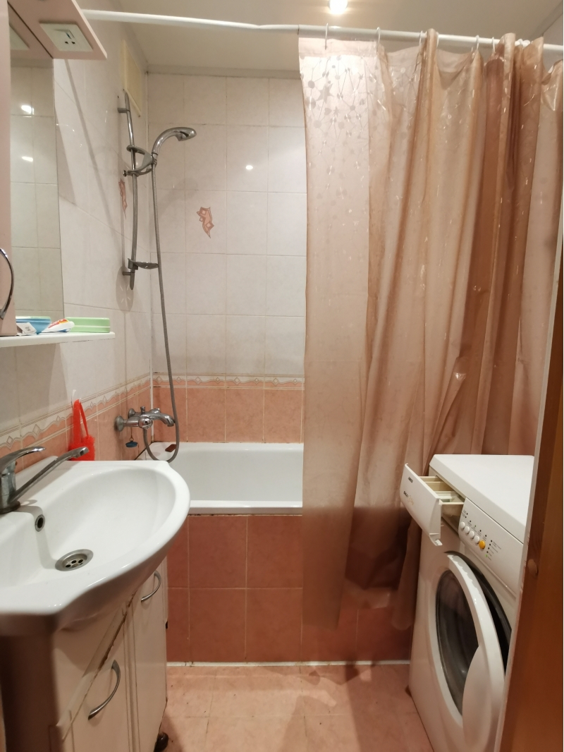 2-к квартира, 52 м2, 1/5 эт.