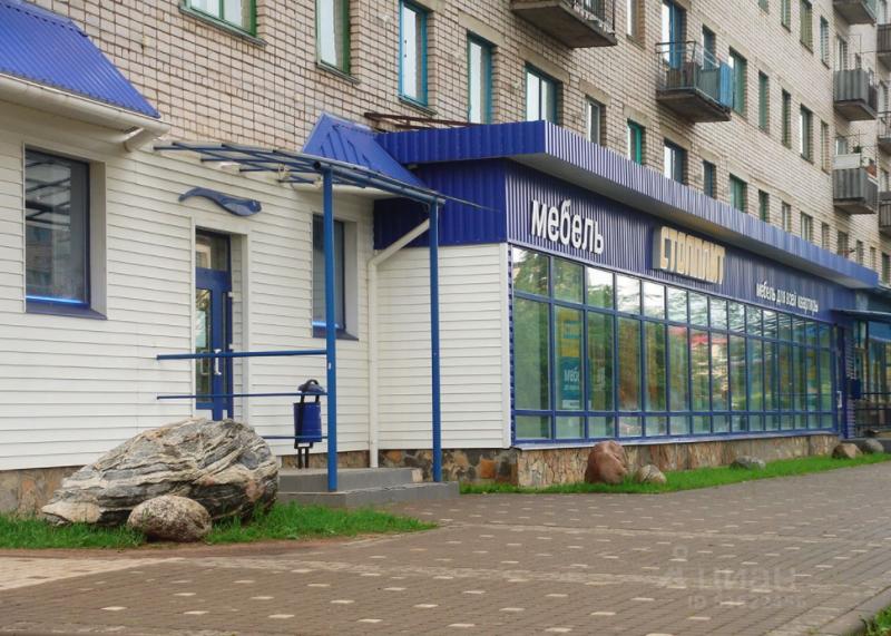 Продам (сдам) помещение свободного назначения на центральном проспекте г. Валдай