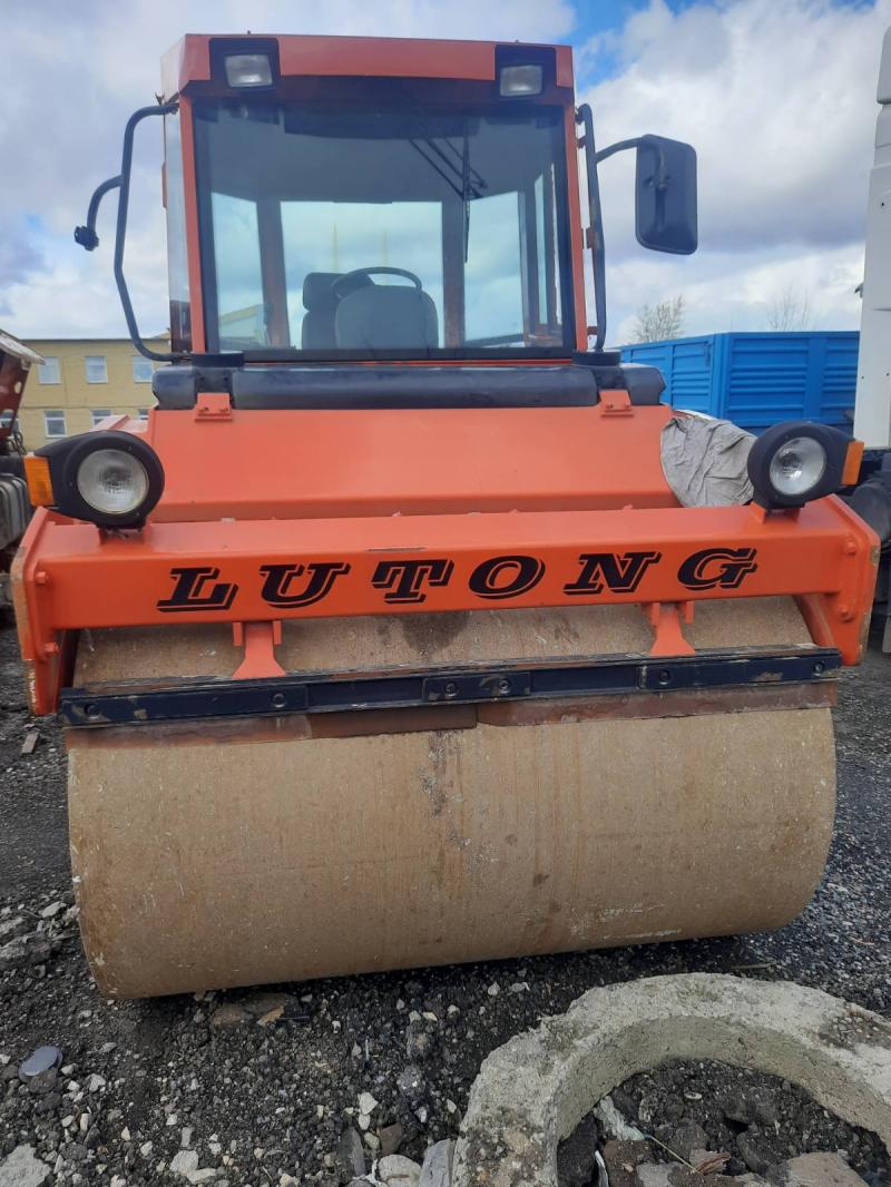 Вибрационный каток LUTONG LTC208
