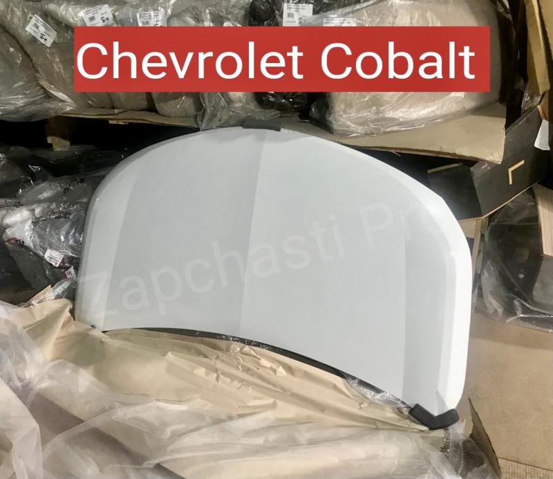 Капот на Chevrolet Cobalt белый
