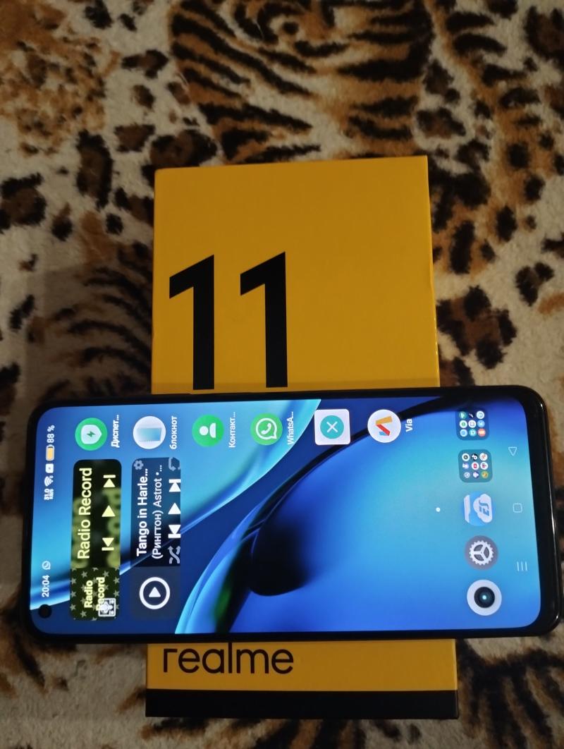 Продам смартфон realme 11