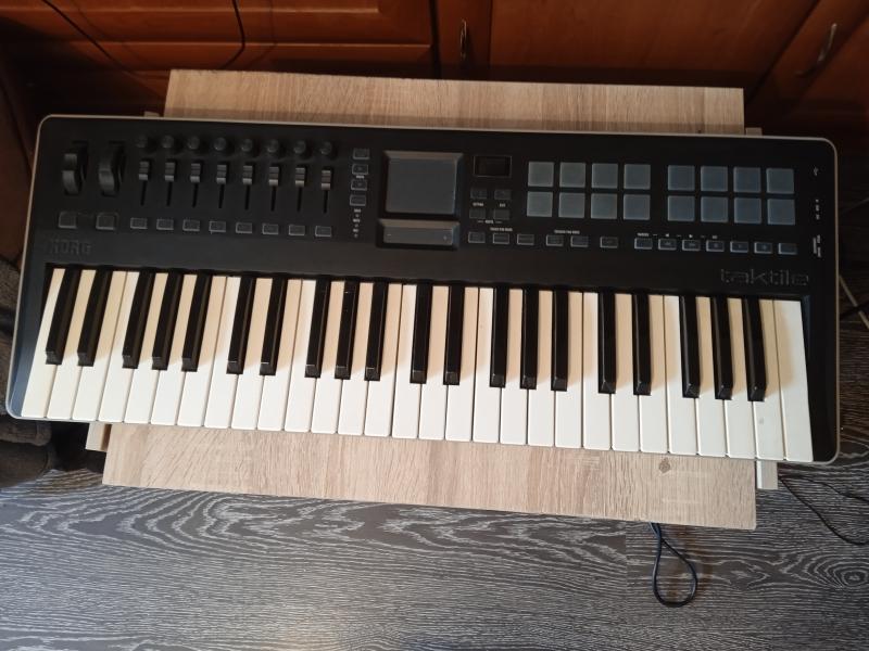 Korg Tactile 49
