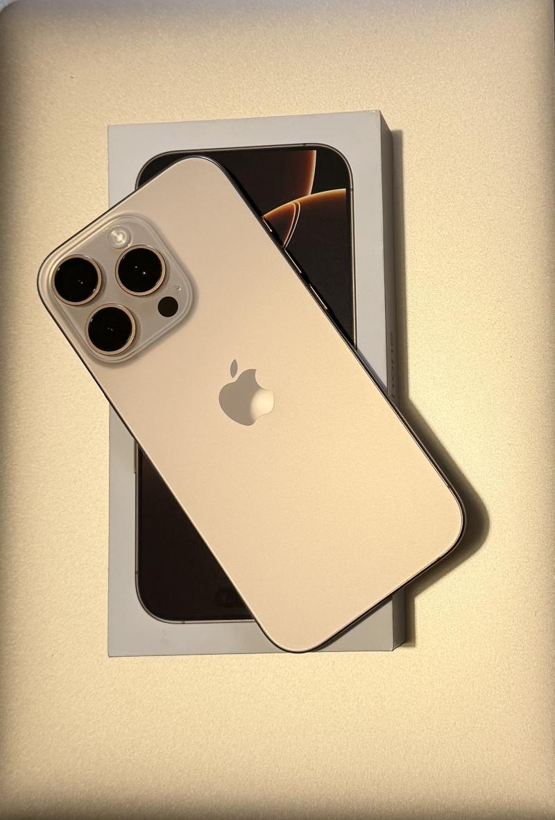 ������ iPhone 16 pro 512��
