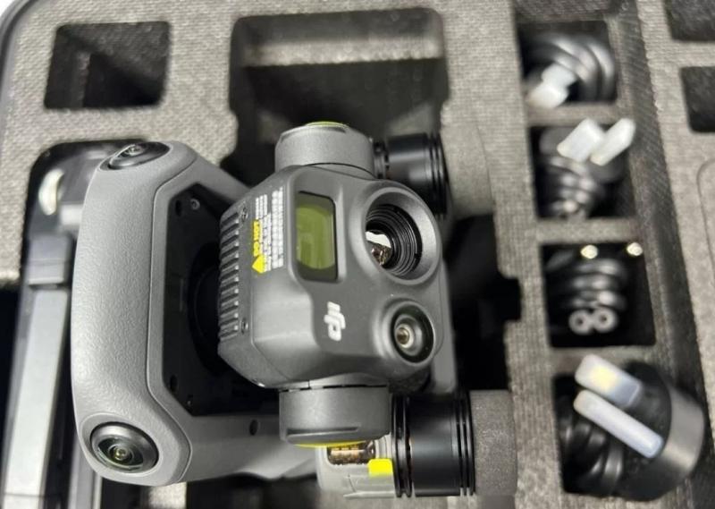 K���������e� DJI M�vi� 3� �herm�l / DJI RC �RO