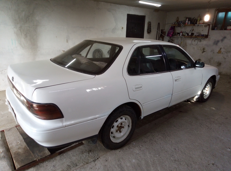 Toyota Camry, 1990