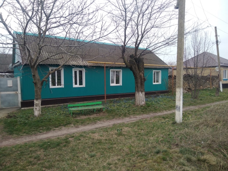 Продам в селе Северное-дом 90 м2, земельный участок 400 км.
