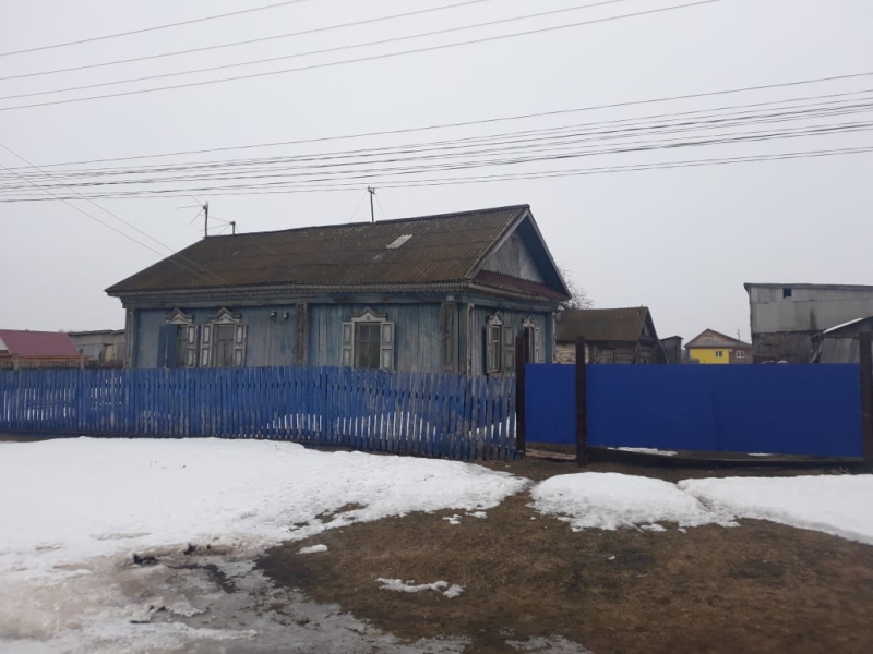 Продам земельный участок с хоз. постройками