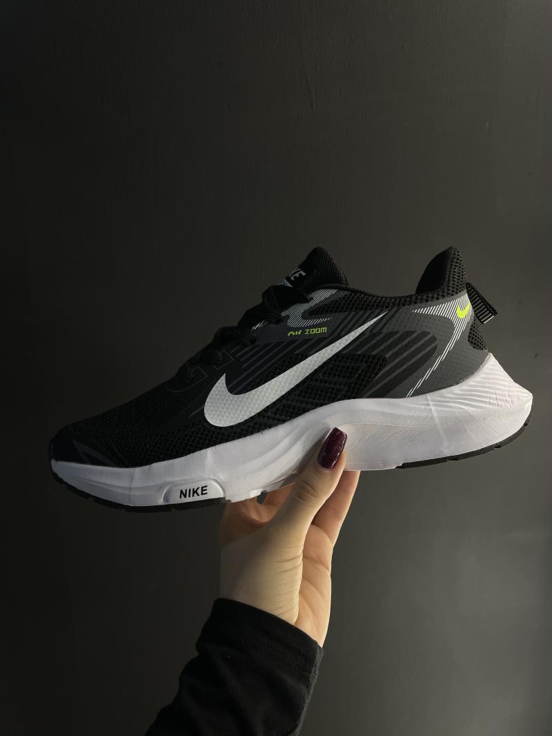   Nike Zoom