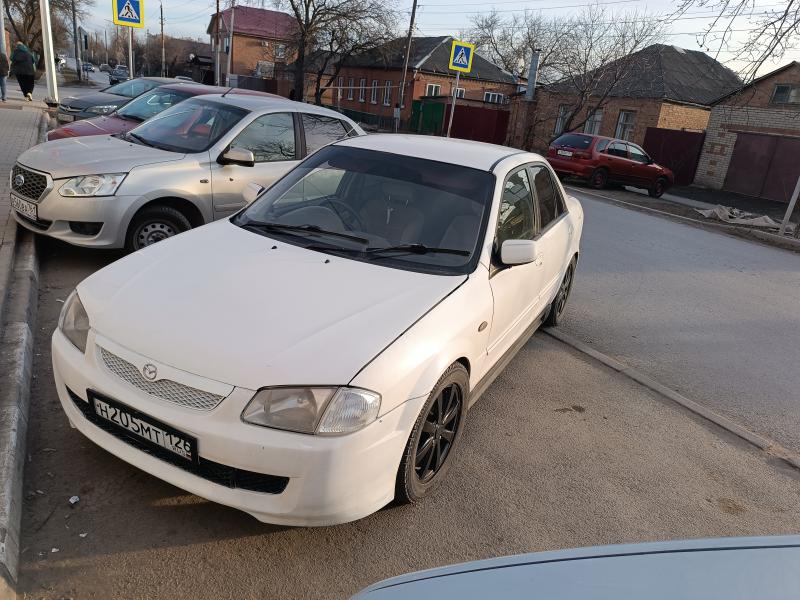 Mazda familia