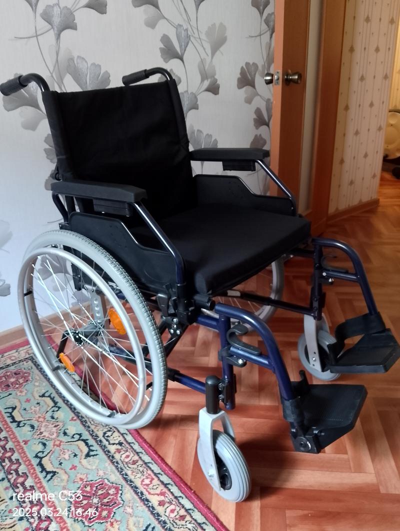 Продам инвалидную коляску