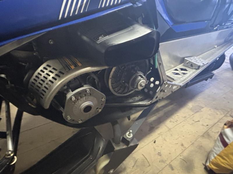 ��������� �������� Arctic Cat  Bearcat 570 XT  ����������� 2014� 62 �.� 650 ��3