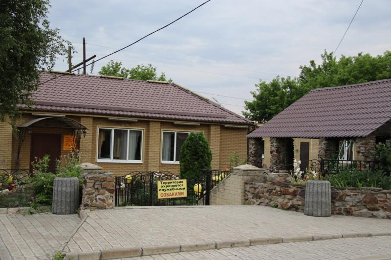 Продается шашлычная Свеча, по адресу: ДНР, г.Зугрэс, ул. Пригородная, 1 А.