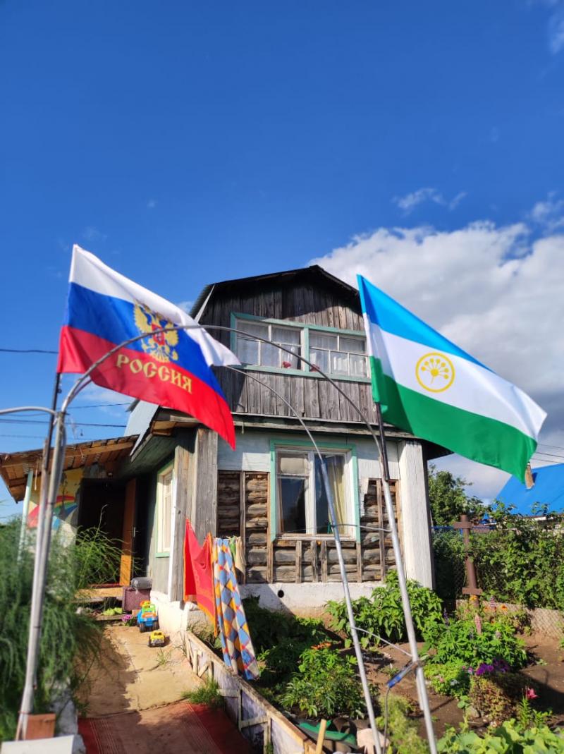 УХОЖЕННЫЙ УЧАСТОК С ДАЧЕЙ В 100 м ОТ КАНАЛА.