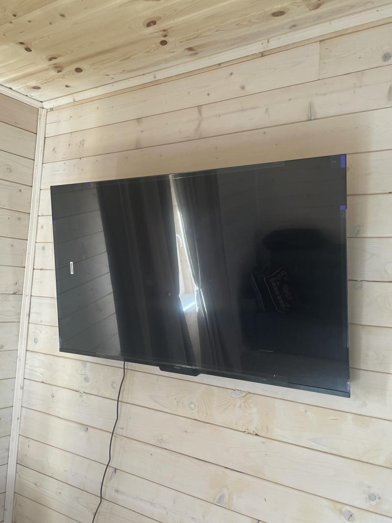 50" (127 см) Телевизор Яндекс ТВ Станция с Алисой YNDX-00092K черный