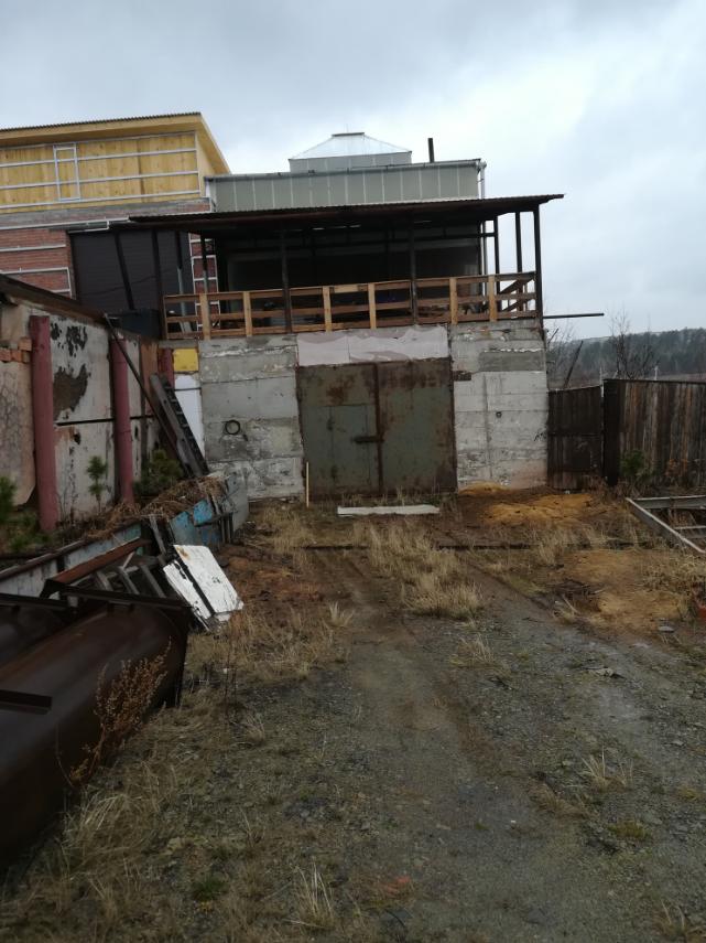 Большой гараж на Курчатовском заливе