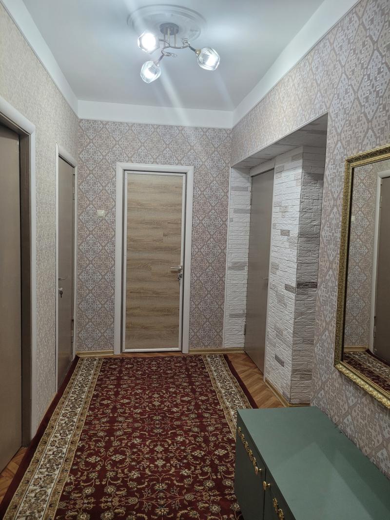 Сдам 4-к квартира, 100 м2, 1/3 эт.