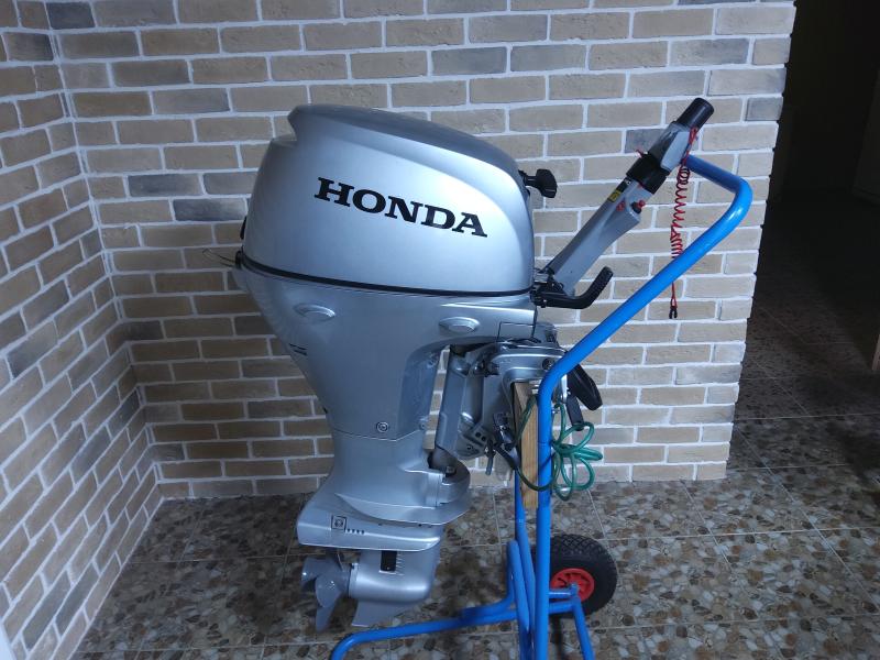   Honda bf15