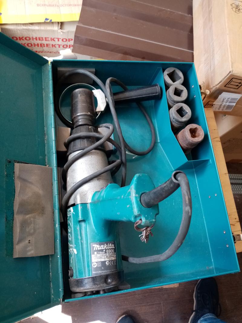 Гайковерт ударный 6906 Makita 620/5/600Нм/М16-22