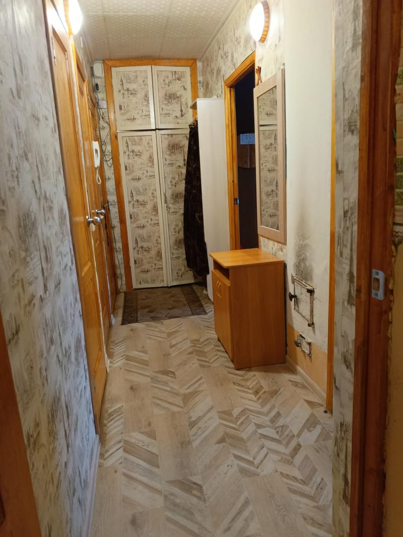 2-к квартира, 42 м2, 2/2 эт.