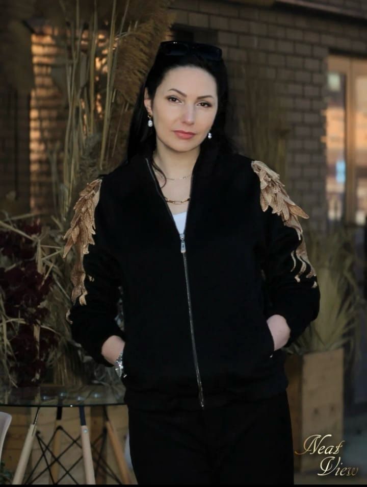 Женский бомбер