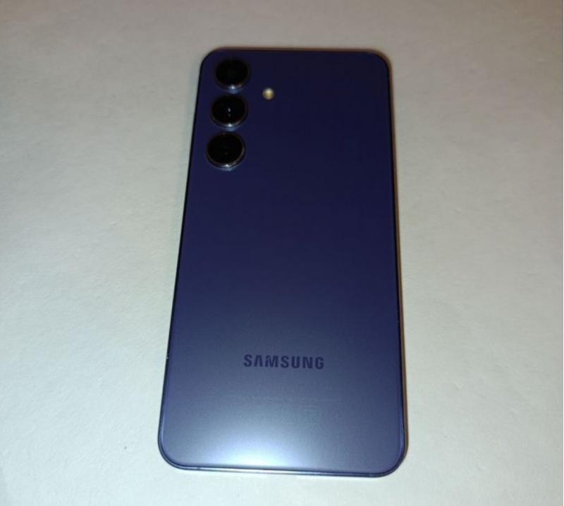 Samsung s24 8/128