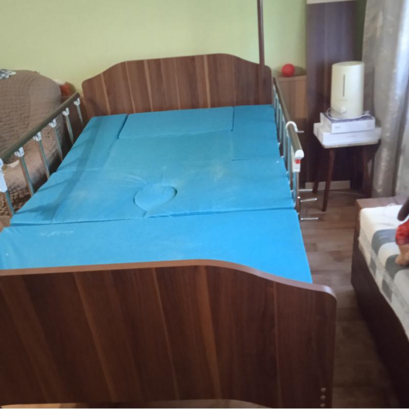 Медицинская кровать