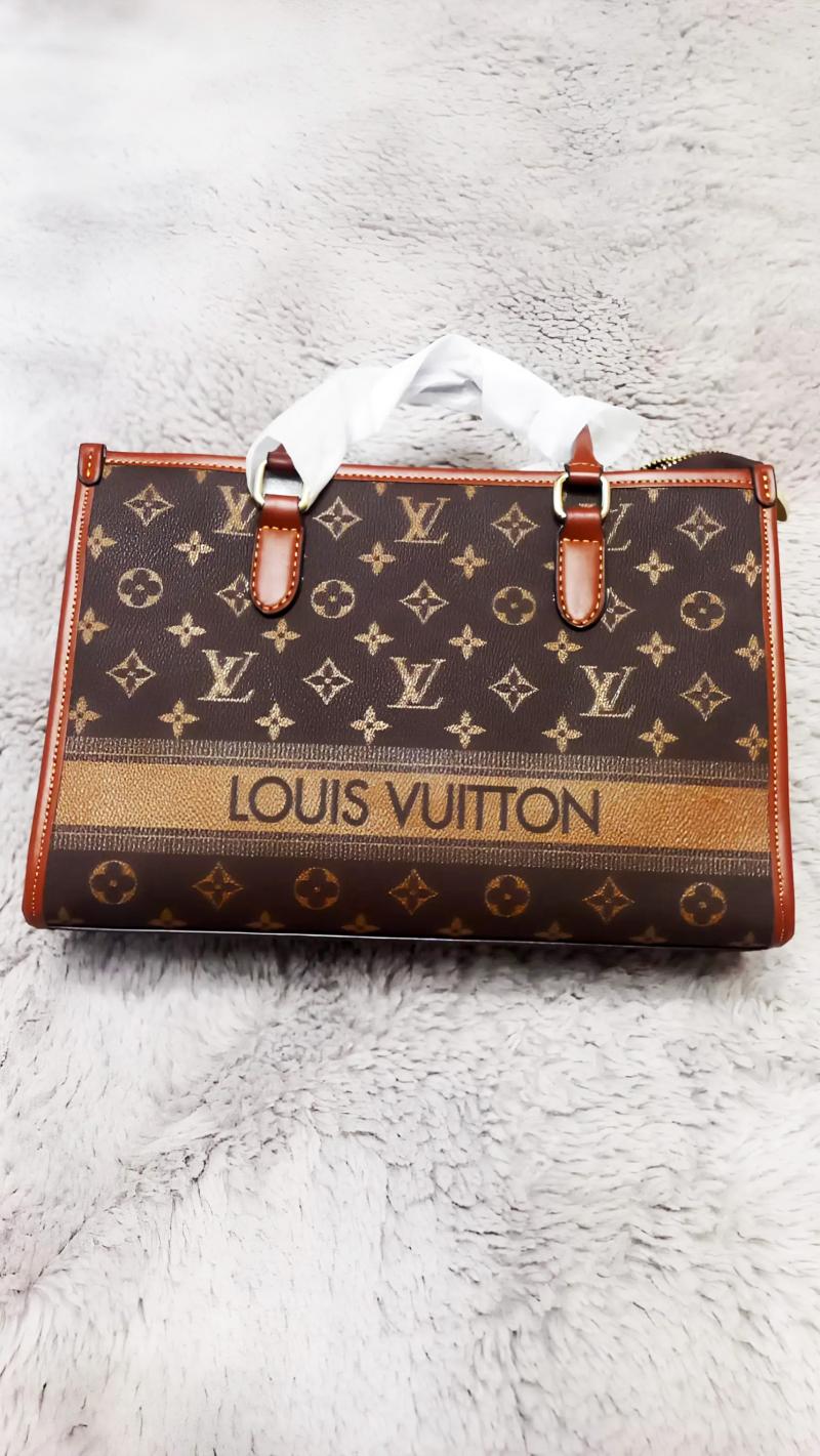 Сумка-тоут от Louis Vuitton (кожа)