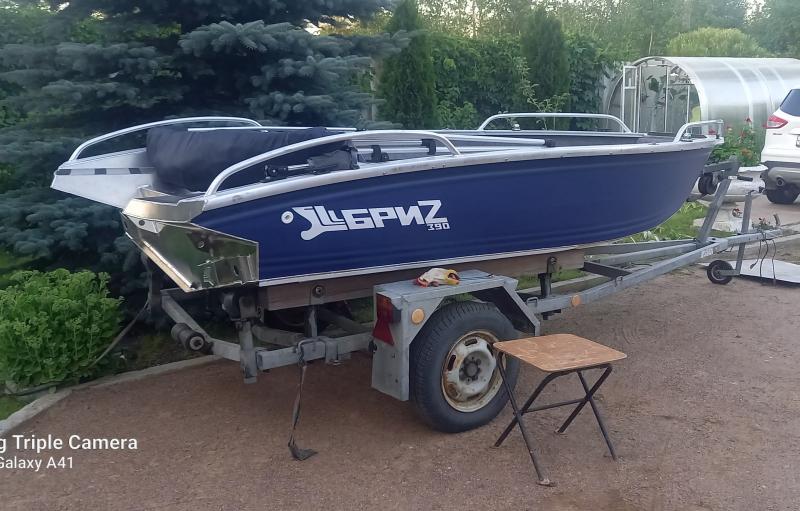 НОВАЯ алюминиевая моторная лодка БриZ 390.