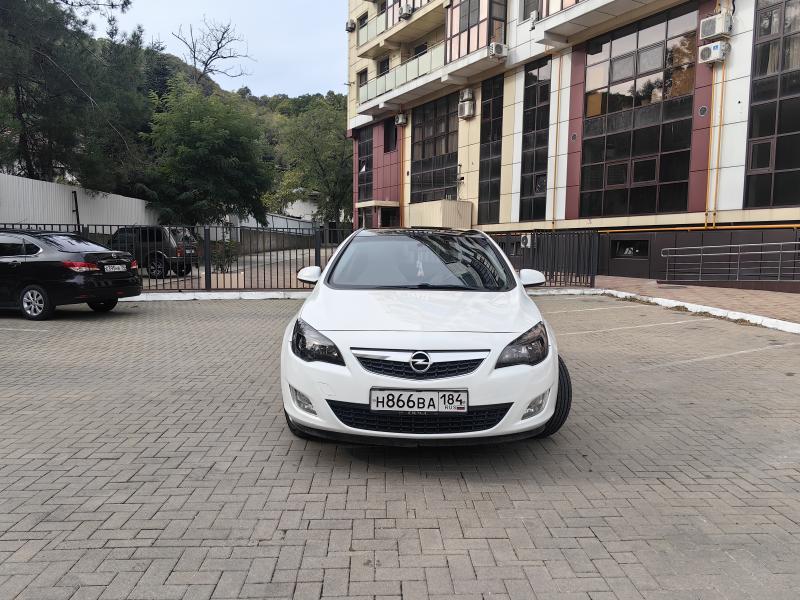 Opel Astra, 2011