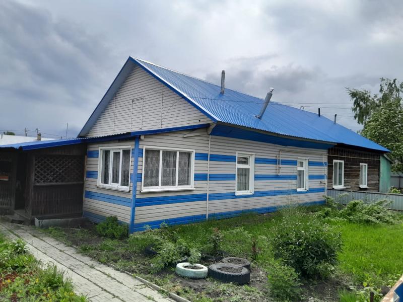 Продаю квартиру в двухквартирном жилом доме