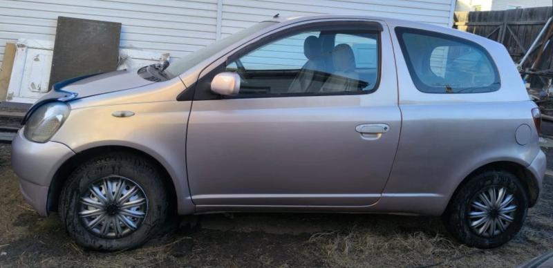 Toyota Vitz, 2000
