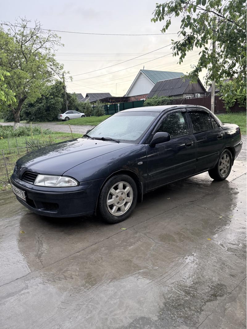 Mitsubishi Carisma, 2001