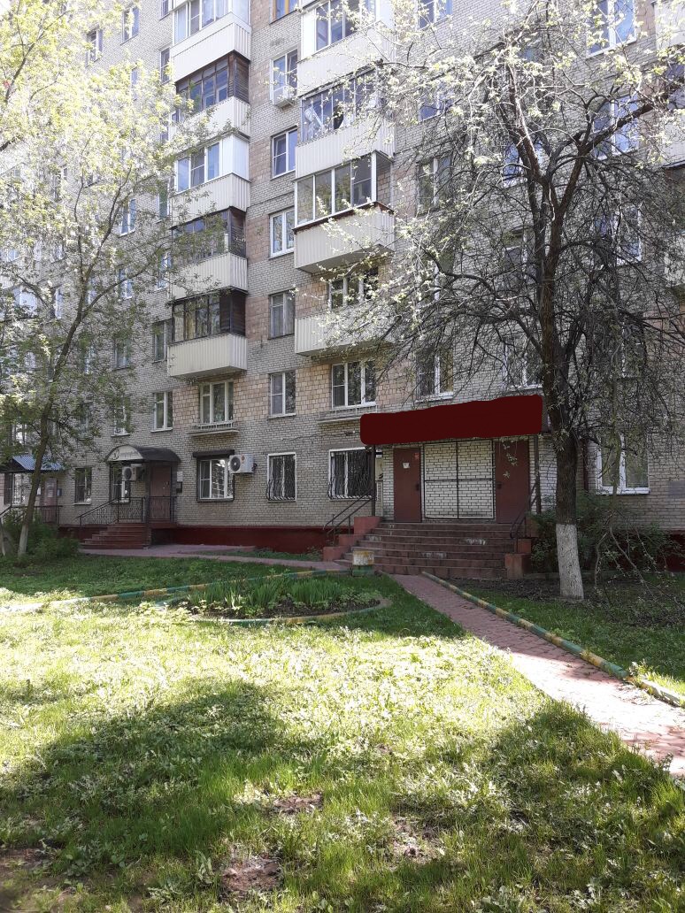 Продаю нежилое помещение 55 кв.м. на 1 линии в центре города.