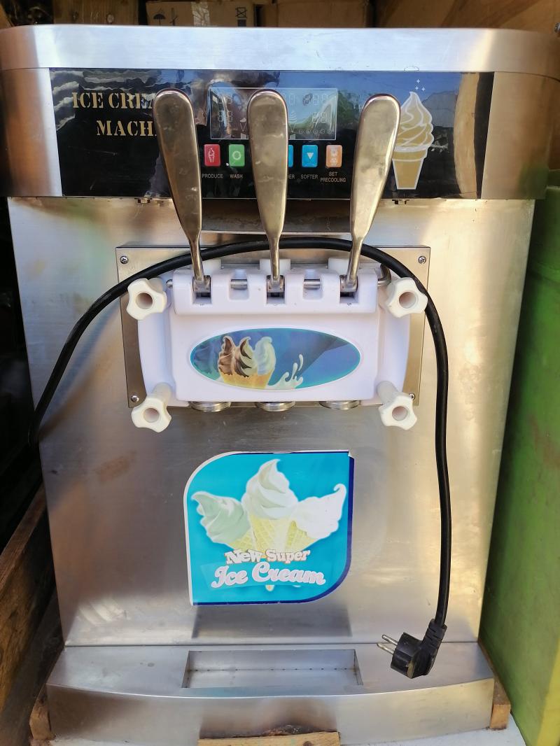 фризер для изготовления мягкого мороженого