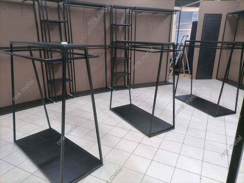 Оборудование для магазина одежды