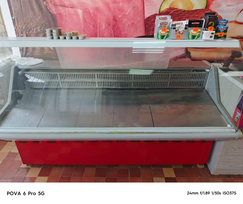 Продам витрины, морозилки