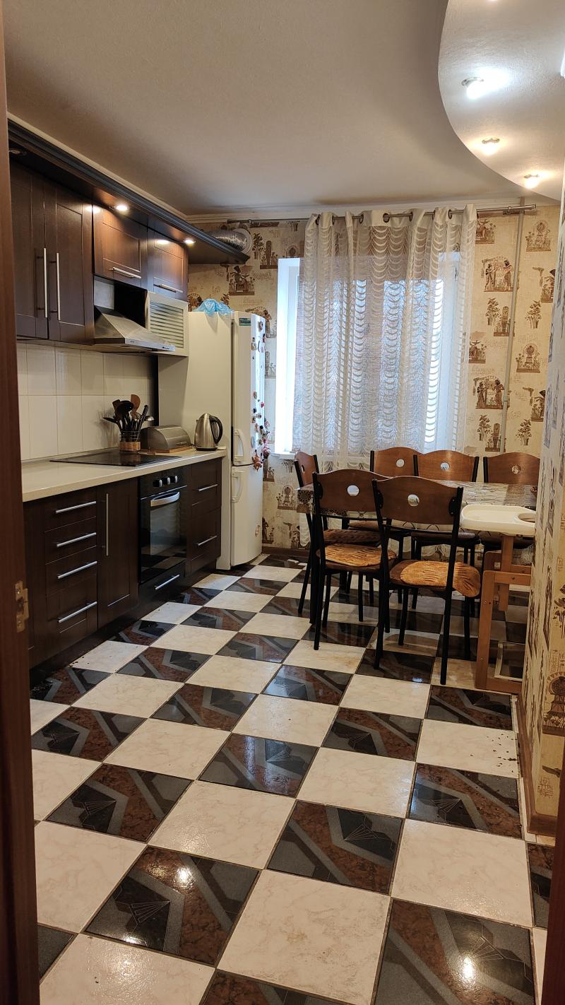 Продам 3х кв Дзержинского д 16