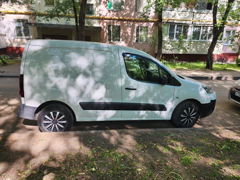Продаётся Автомобиль.