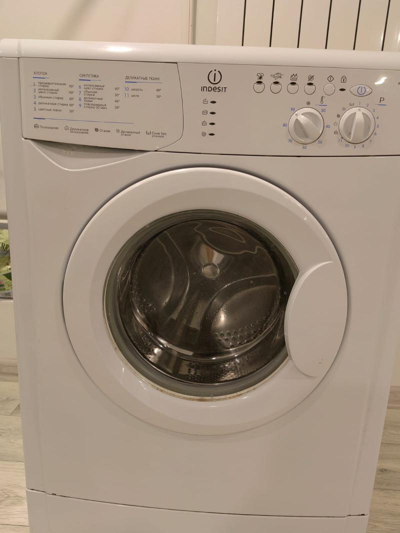 Стиральная машина INDESIT WISL103