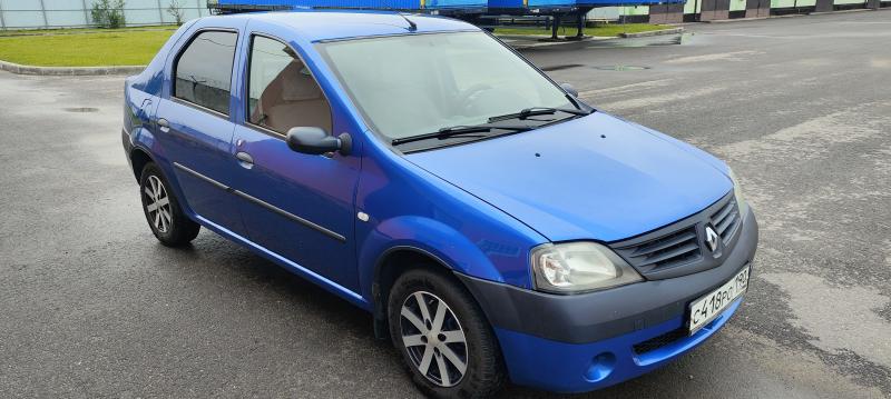 Renault Logan 2009.