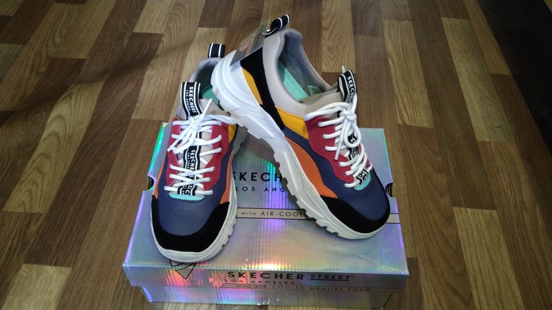 Кроссовки Skecher
