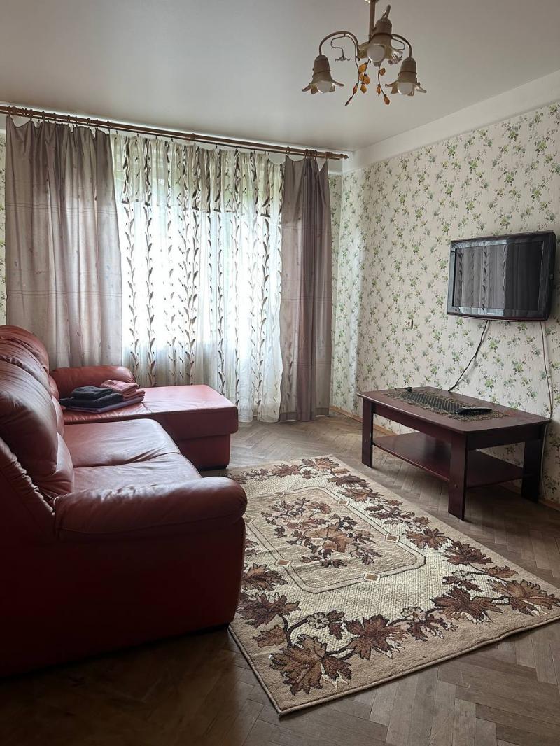 2-к квартира, 42 м2, 5/5 эт. Посуточно
