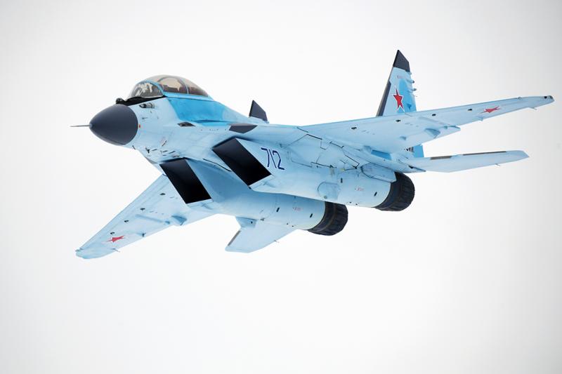 Продаю сборную модель МИГ-29,1*8, в заводской упаковке , с инструкцией по сборк